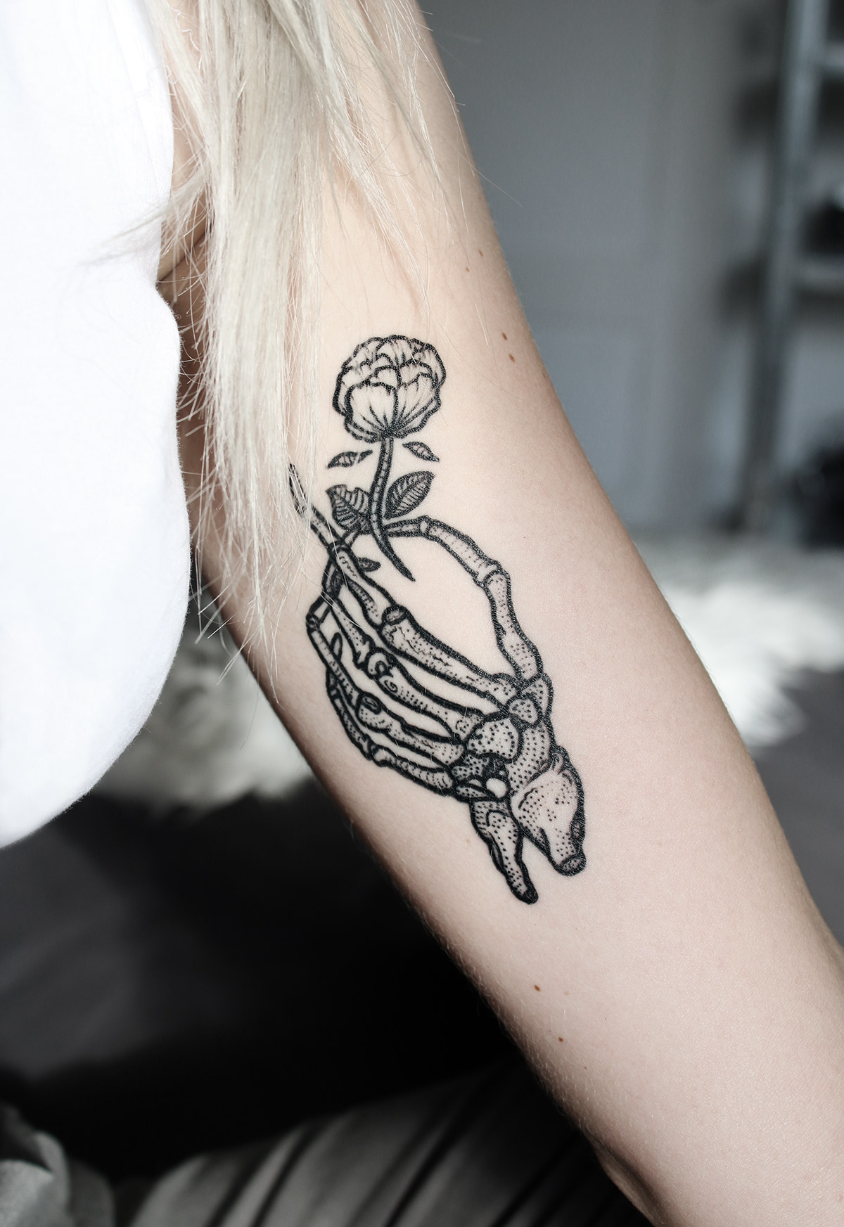 Skull hand tattoo || Katarina Natalie